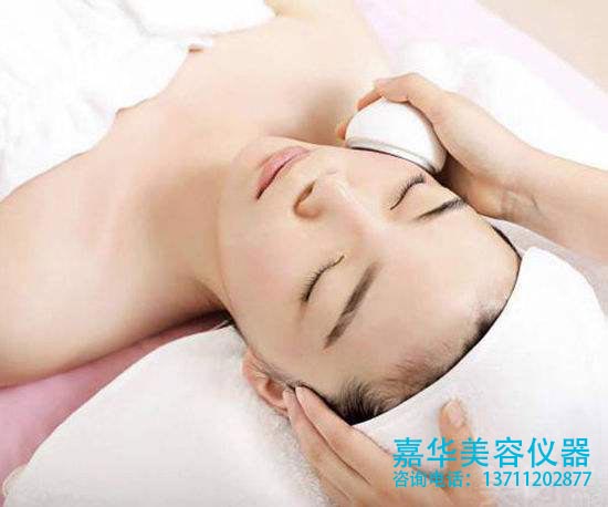 808納米半導(dǎo)體激光脫毛美容儀器的價(jià)格要多少錢？（出廠價(jià)）